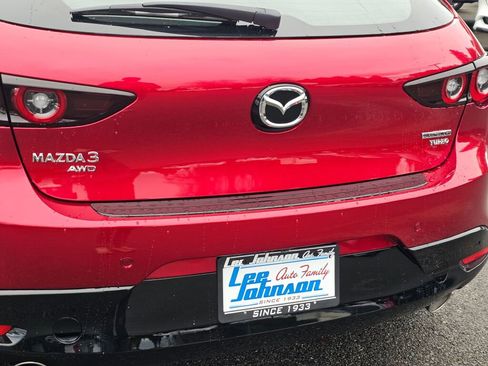 New 2026 MAZDA MAZDA3 Hatchback w/Premium Plus Pkg image 25