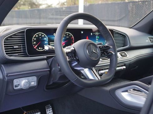 New 2026 Mercedes-Benz GLS 450 4MATIC image 10