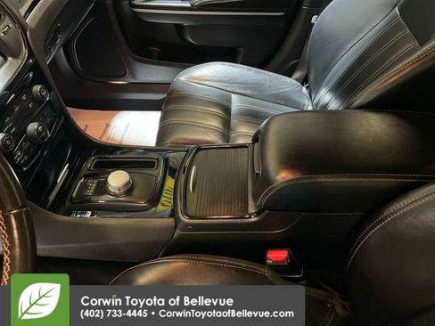 Used 2019 Chrysler 300 S image 17