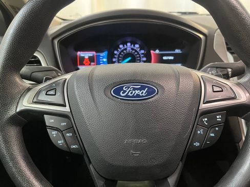 Used 2018 Ford Fusion SE w/ Fusion SE Technology Package image 19