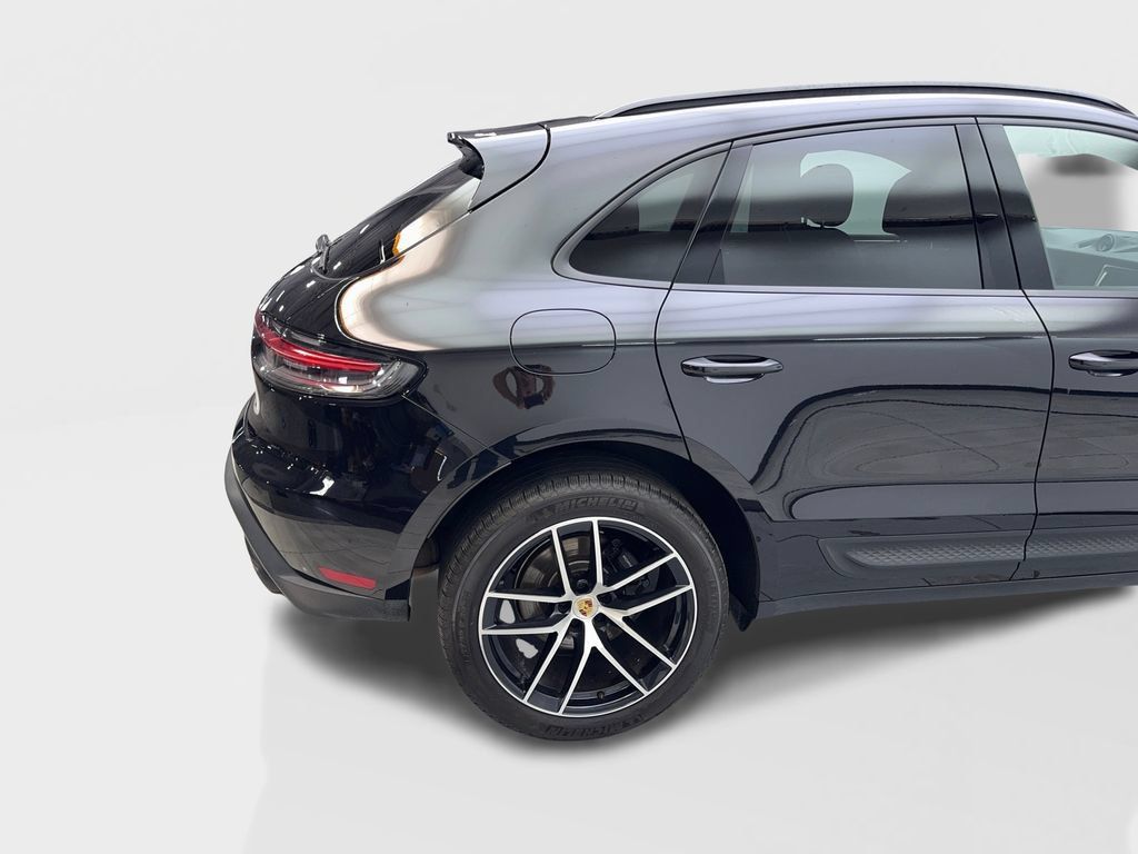 Used 2024 Porsche Macan Turbo AWD/4WD image 17