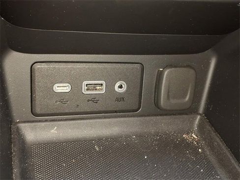 Used 2024 GMC Terrain SLE w/ Driver Convenience Package image 18