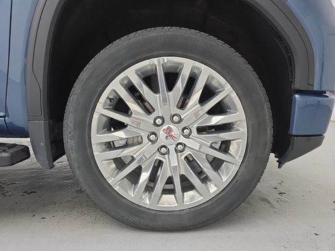 Used 2024 GMC Sierra 1500 Denali w/ Technology Package AWD/4WD image 13