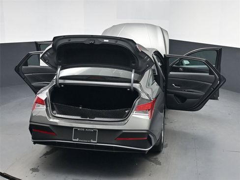 New 2026 Hyundai Elantra SE image 25