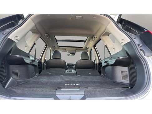 Used 2019 Nissan Rogue SL w/ Premium Package image 13