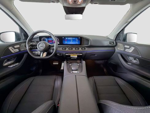 New 2026 Mercedes-Benz GLS 450 4MATIC image 9