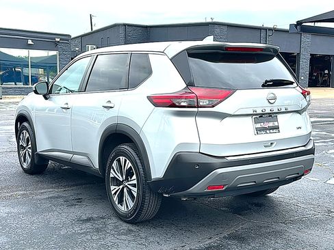 Used 2023 Nissan Rogue SV FWD image 6