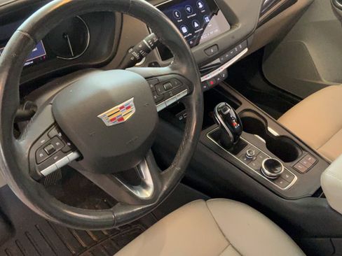 Used 2021 Cadillac XT4 Luxury w/ Cold Weather Package FWD image 21
