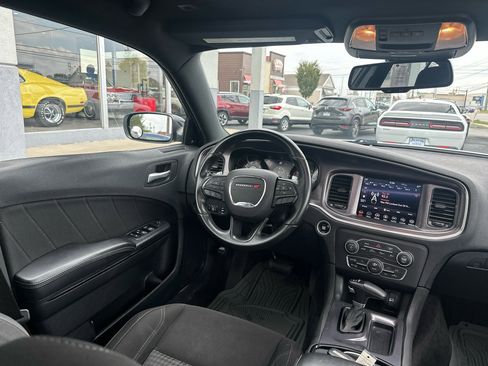 Used 2018 Dodge Charger GT w/ Blacktop Package image 22