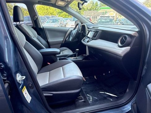 Used 2013 Toyota RAV4 Limited AWD/4WD image 17