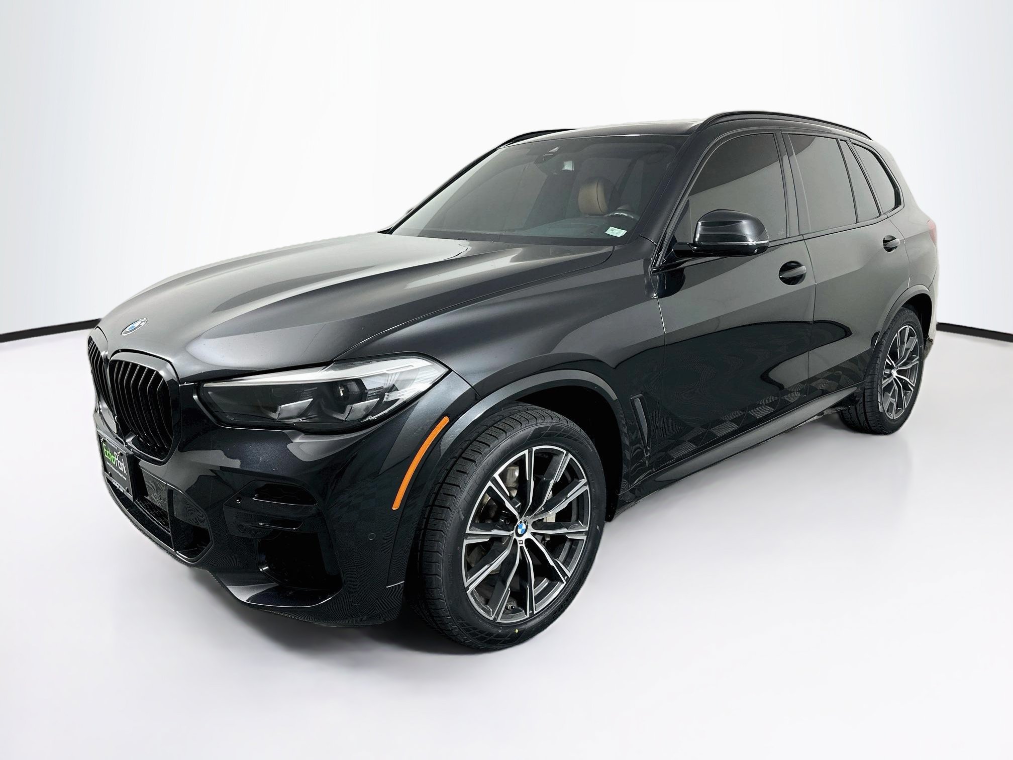 Used 2022 BMW X5 xDrive40i w/ M Sport Package AWD/4WD image 3