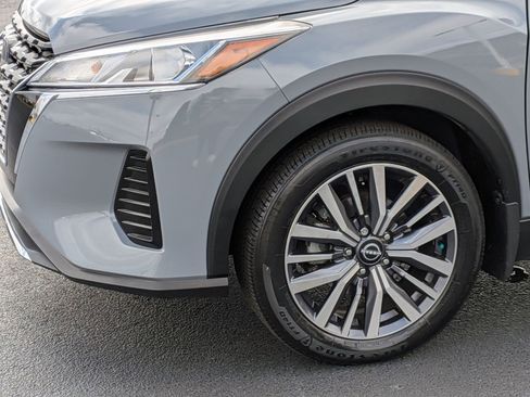 Certified 2024 Nissan Kicks SV w/ Exterior Package image 9