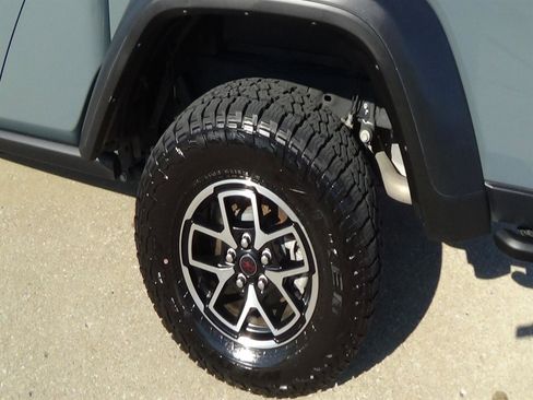 Certified 2024 Jeep Gladiator Rubicon w/ Technology Group AWD/4WD image 9
