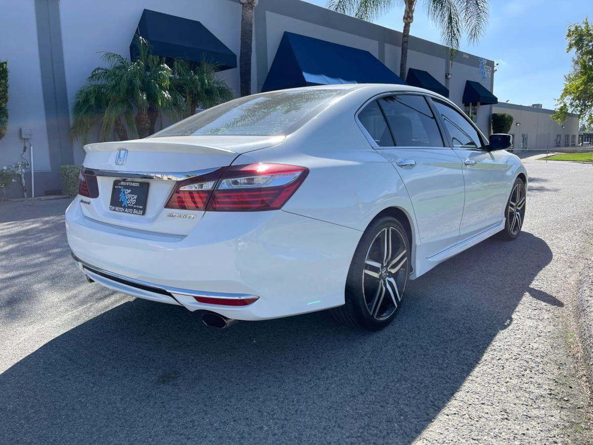 Used 2017 Honda Accord Sport image 5