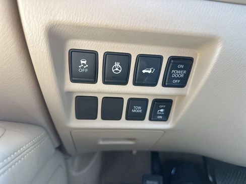 Used 2014 Nissan Pathfinder Platinum w/ Platinum Premium Package image 26