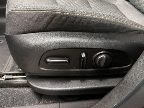 Used 2020 Chevrolet Equinox LT image 28