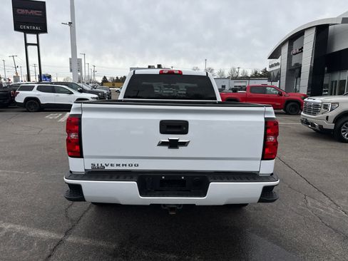Used 2018 Chevrolet Silverado 1500 Custom w/ Custom Value Package image 6