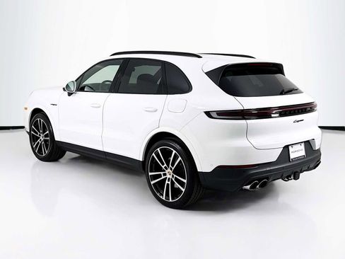 New 2026 Porsche Cayenne E-Hybrid image 3