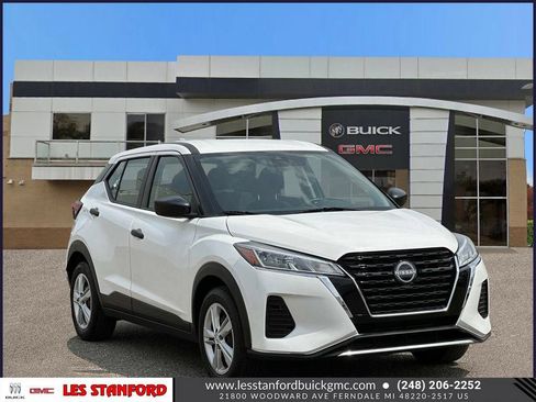 Used 2023 Nissan Kicks S FWD image 8