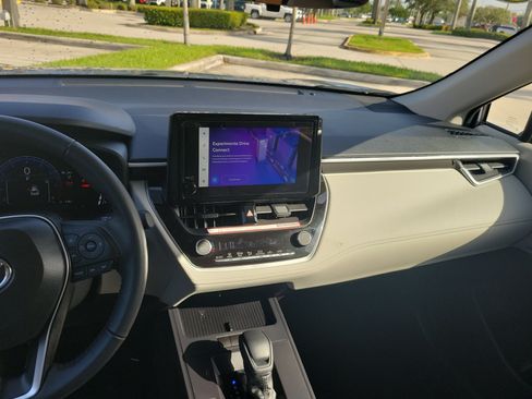Used 2026 Toyota Corolla Cross LE FWD image 18