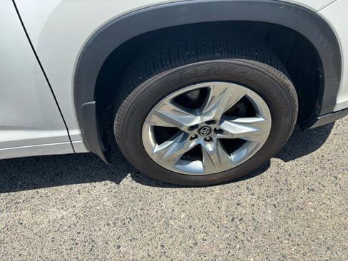 Used 2016 Toyota Highlander Limited Platinum image 29