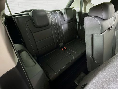 Used 2021 Volkswagen Tiguan SEL FWD image 14