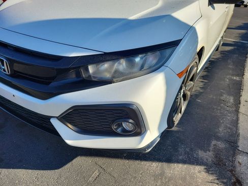 Used 2017 Honda Civic Sport image 6