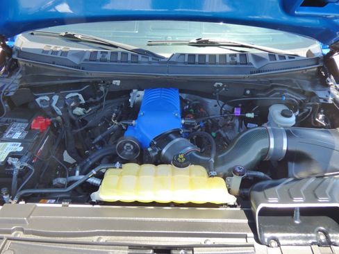 Used 2020 Ford F150 Lariat w/ Equipment Group 502A Luxury AWD/4WD image 12