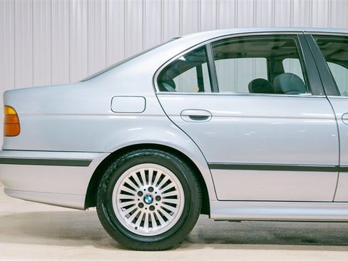 Used 1997 BMW 540i Sedan RWD image 10