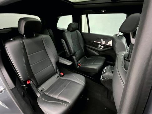 Used 2023 Mercedes-Benz GLS 450 4MATIC image 17