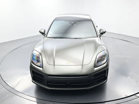 Used 2025 Porsche Panamera 4 image 47