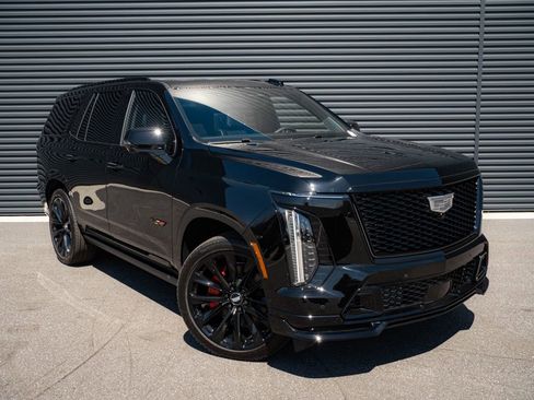 Used 2026 Cadillac Escalade V w/ LPO, ONYX Package AWD/4WD image 30