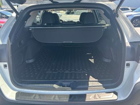 Used 2025 Subaru Outback Limited AWD/4WD image 10