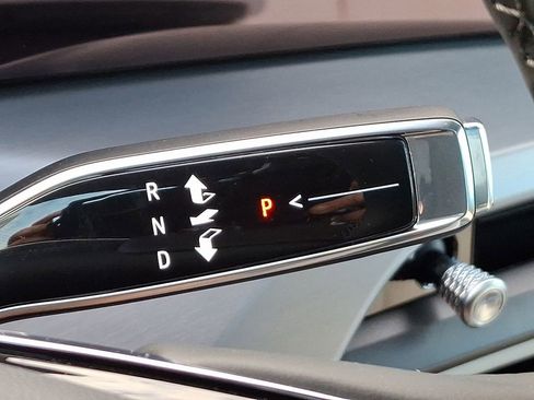 New 2026 Cadillac Vistiq Luxury image 7