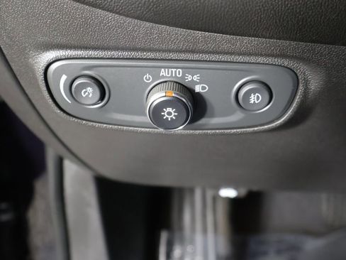 Used 2020 Chevrolet Equinox Premier image 32