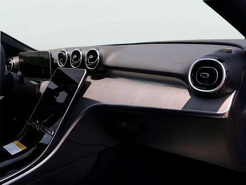 Certified 2025 Mercedes-Benz C 300 4MATIC Sedan image 22