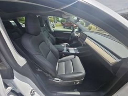 Used 2023 Tesla Model Y Long Range AWD/4WD image 16