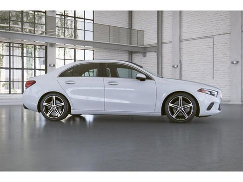 Used 2022 Mercedes-Benz A 220 4MATIC image 16