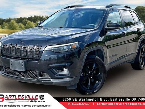 Used 2022 Jeep Cherokee Latitude Lux w/ Sun & Sound Group AWD/4WD image 1