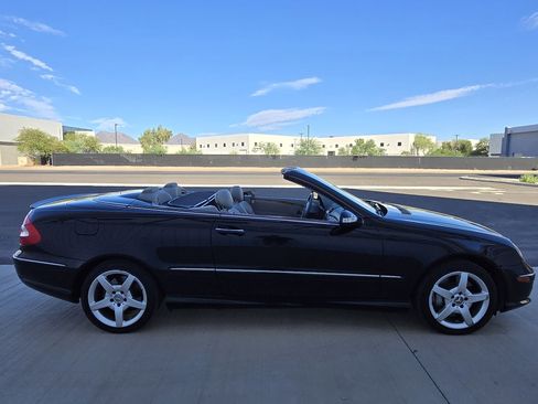 Used 2005 Mercedes-Benz CLK 500 Cabriolet image 3