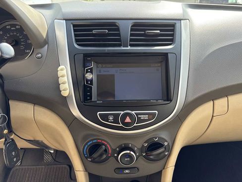 Used 2013 Hyundai Accent GLS image 23