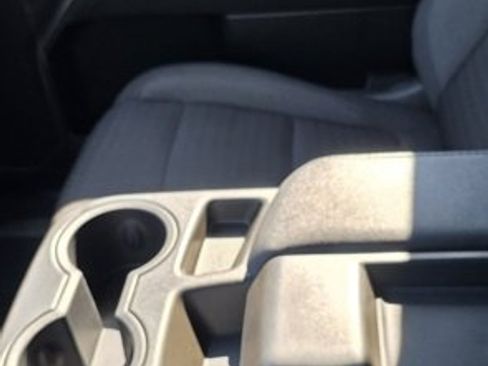 Used 2022 Chevrolet Silverado 1500 LT image 24