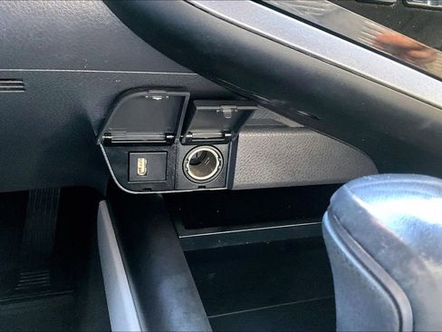 Certified 2022 Toyota Camry SE w/ Convenience Package image 14