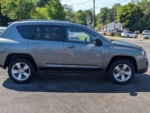 Used 2012 Jeep Compass Sport AWD/4WD image 7