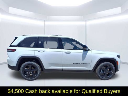 New 2026 Jeep Grand Cherokee Limited w/ Limited Altitude Package AWD/4WD image 2