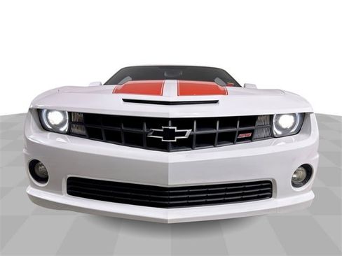 Used 2010 Chevrolet Camaro SS w/ RS Package image 3
