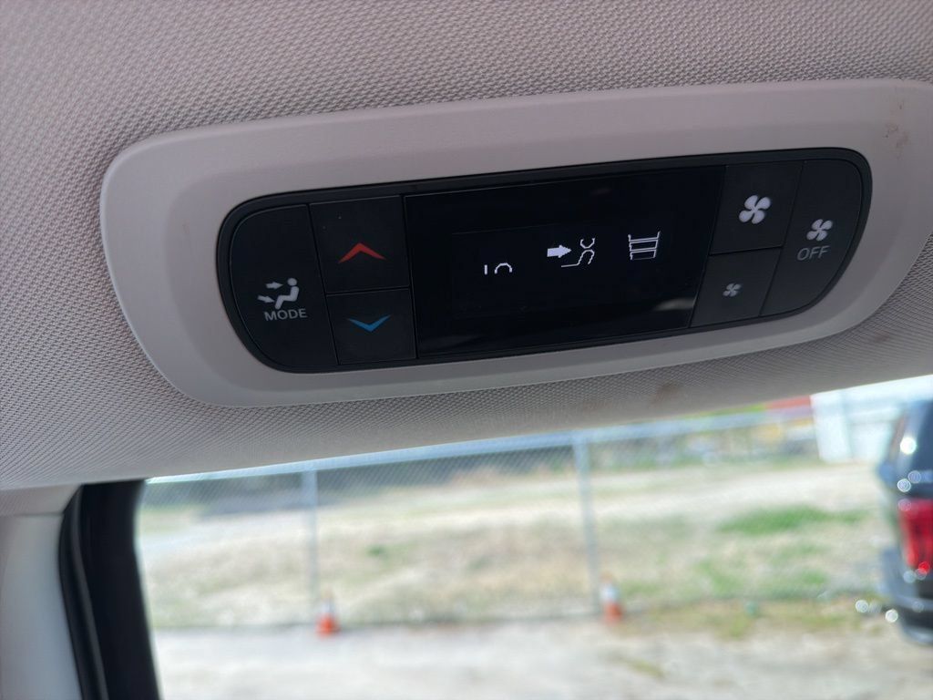 Used 2023 Chrysler Voyager LX FWD image 22