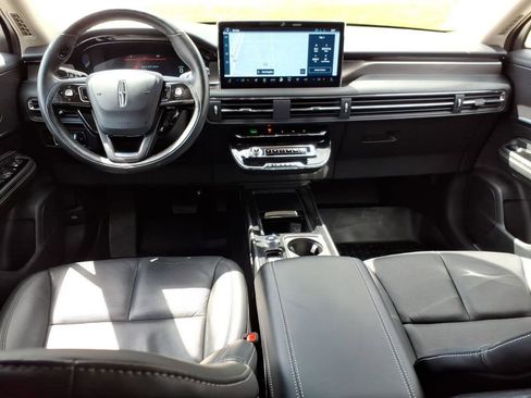 Used 2025 Lincoln Corsair Reserve AWD/4WD image 12