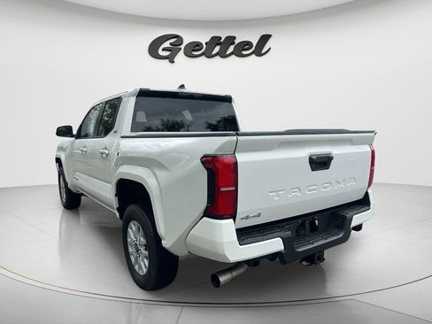 Used 2024 Toyota Tacoma SR5 AWD/4WD image 7