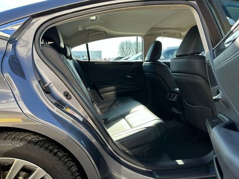 Used 2019 Lexus ES 300h w/ Luxury Package image 26